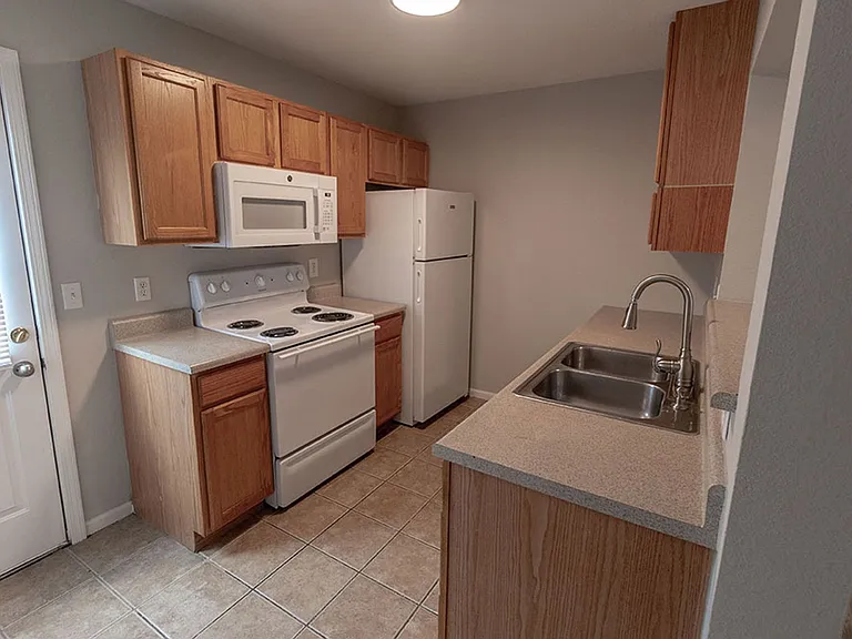 5209-5211 Currituck Ln — Photo 7