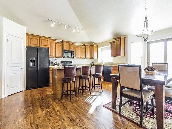 4th image of 306 E Warley Way