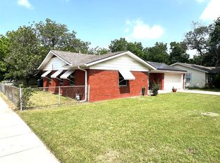 3701 Earle Dr, Haltom City, TX 76117