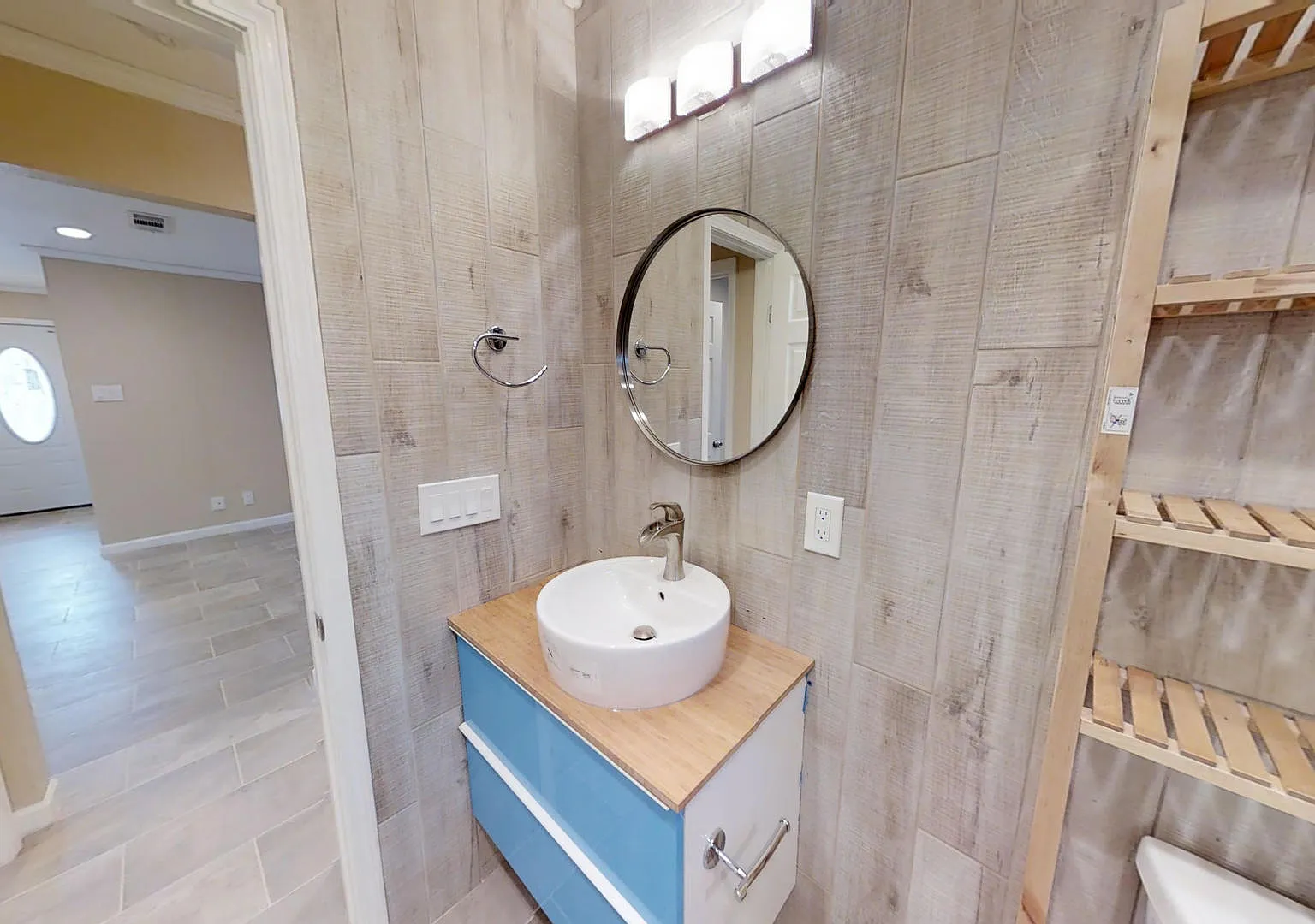 Free October Rent + $1,195!!1 — Photo 2