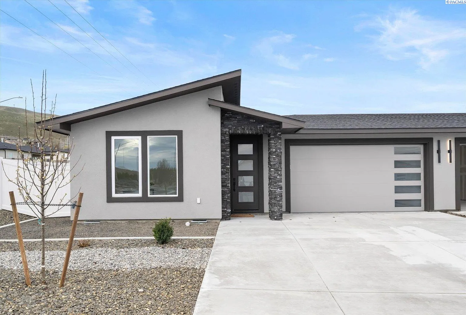1102 Fairhaven Loop #34 photo 1