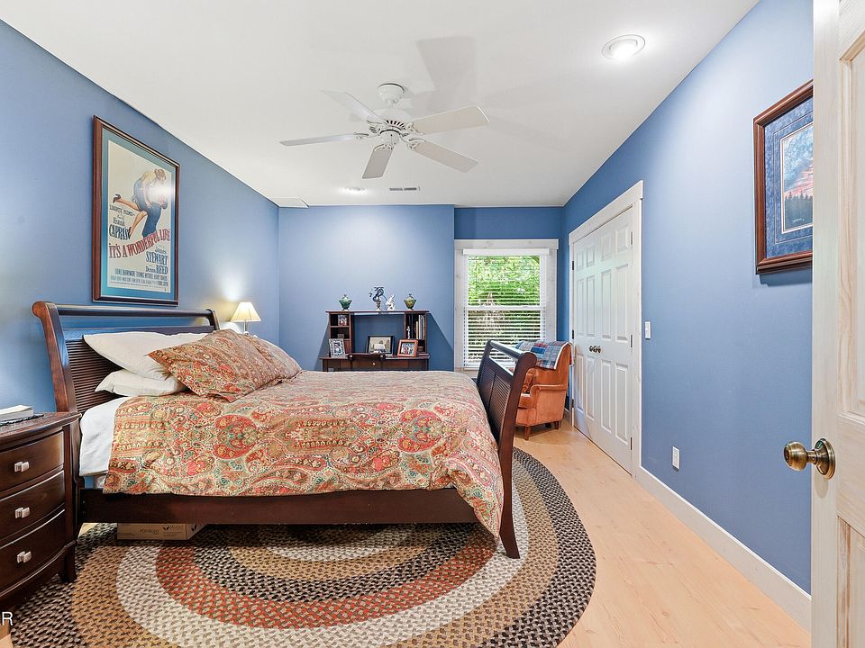 46th image of 1319 Licklog Hollow Rd