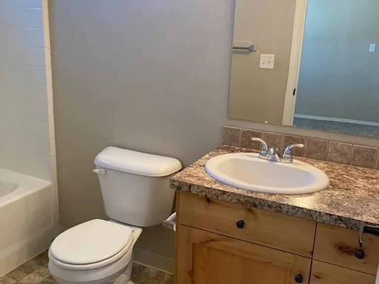 6724 W Irving St — Photo 18