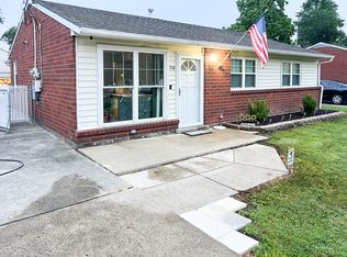 720 Macdonald Rd, Fairdale, KY 40118