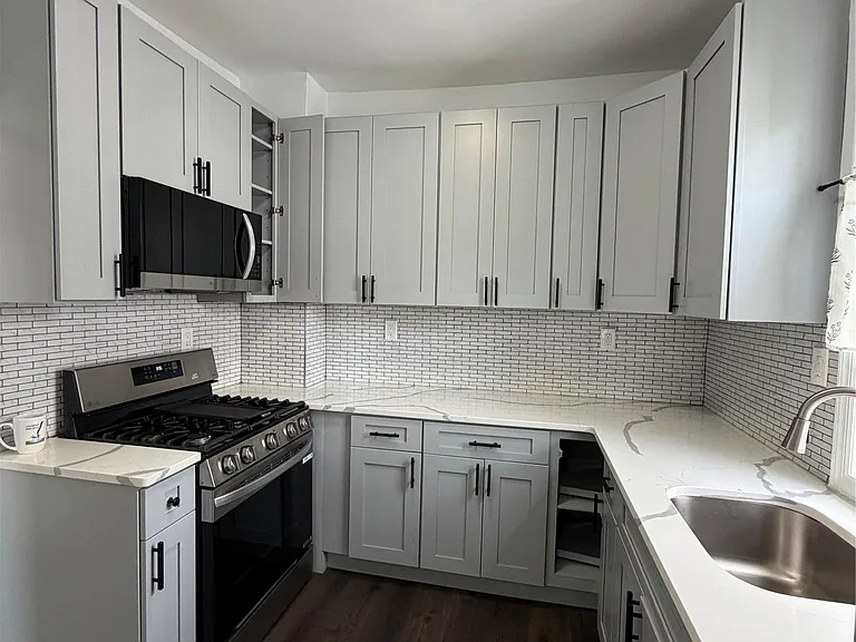 10 Edison Pl #2 — Photo 5