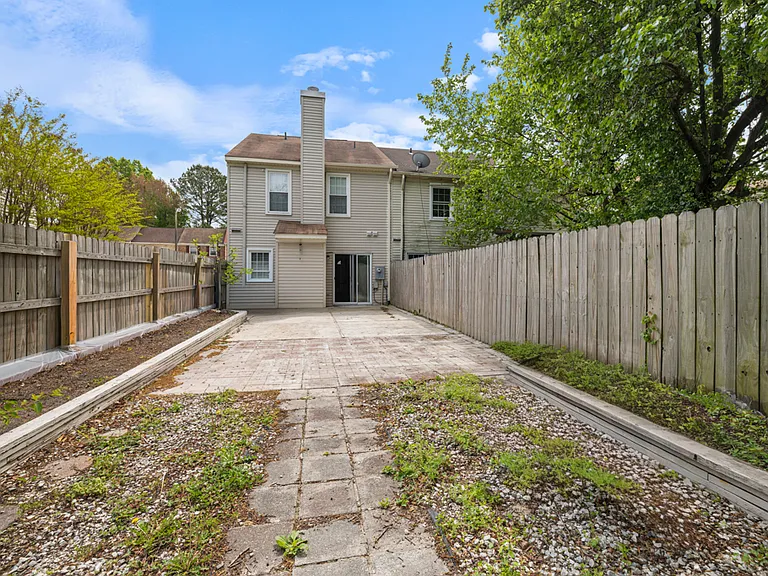 5632 Campus Dr — Photo 20