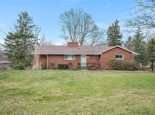 400 Emerald Dr, Pittsburgh, PA 15237