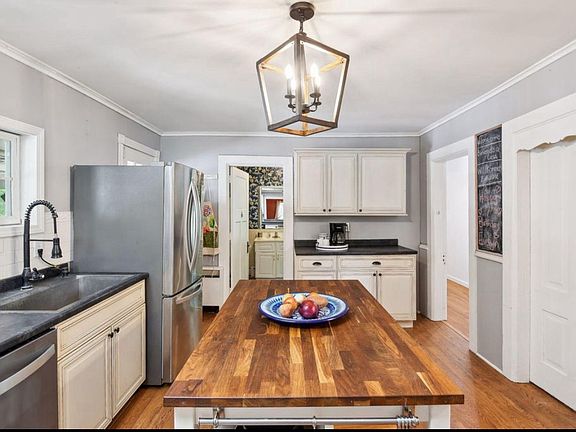 4th image of 8708 Green Haven Dr N
