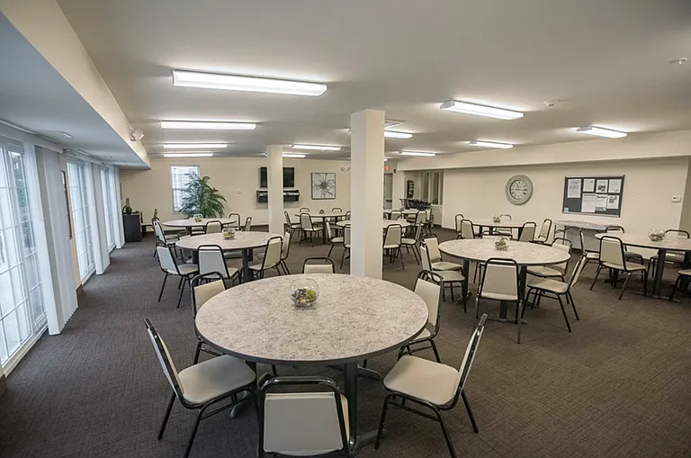 Huntington Square Senior Apartments — Photo 1