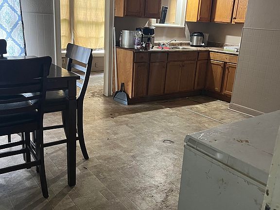 4th image of 1740 Washington Blvd