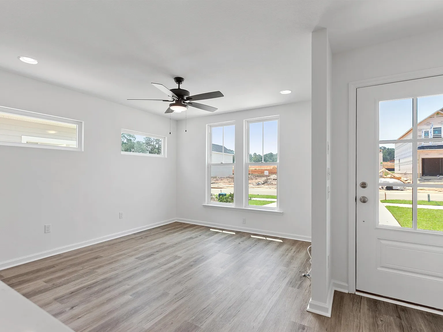 3 bed, 2.5 bath, 1320 sqft, $2,295 — Photo 2