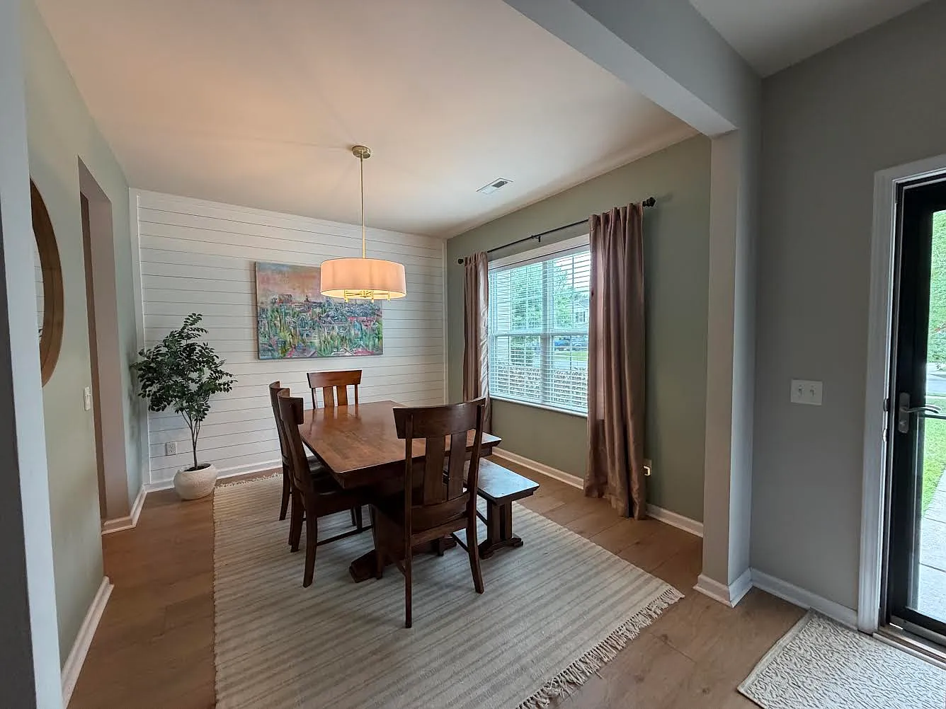 4 bed, 3.5 bath, 2464 sqft, $3,800 — Photo 3
