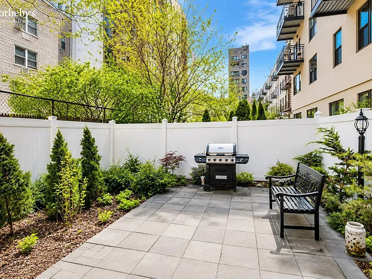 225 E 111th St #3B — Photo 8