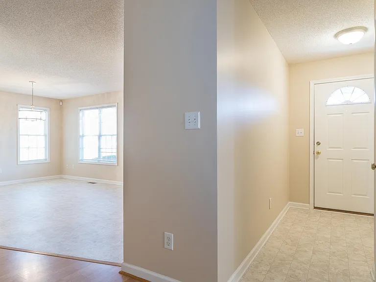 60 Blairwood Dr — Photo 9