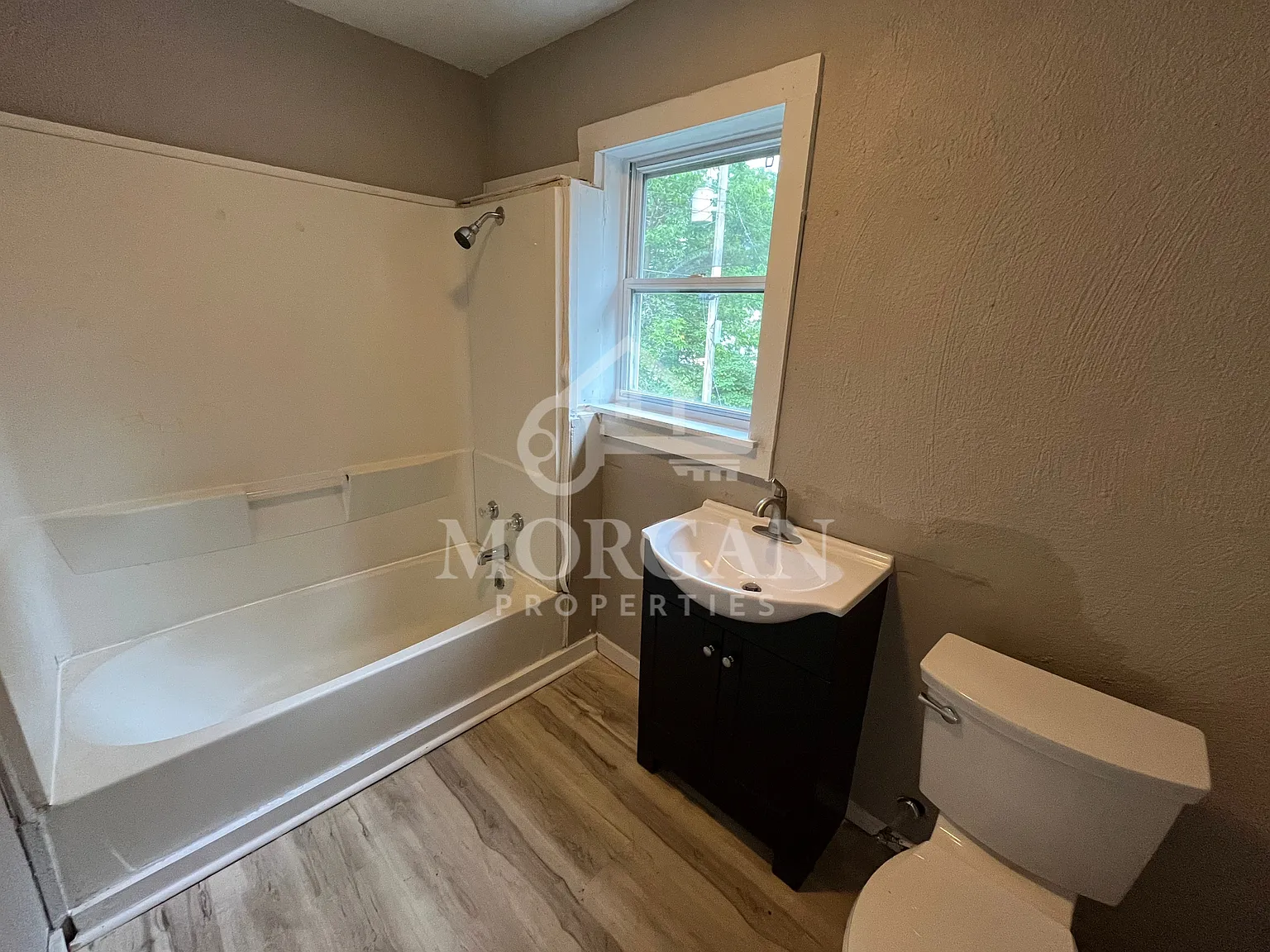 422 Chase Street - 1 — Photo 4