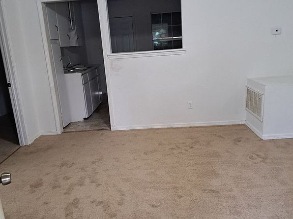 5th image of 4900 Sycamore St
