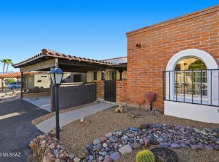 681 W Camino Del Poso, Green Valley, AZ 85614
