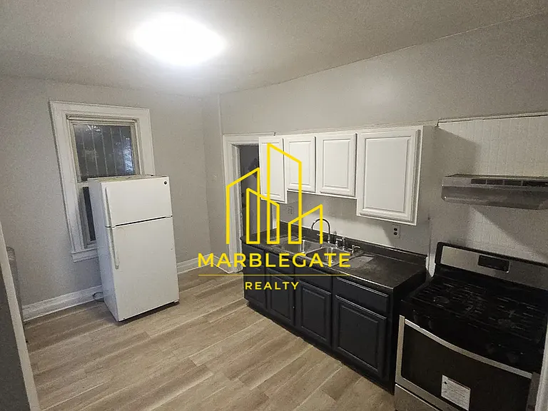 54 Hillside Ave #11 — Photo 1