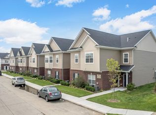 29260 Towne Center Dr, Warren, MI 48093