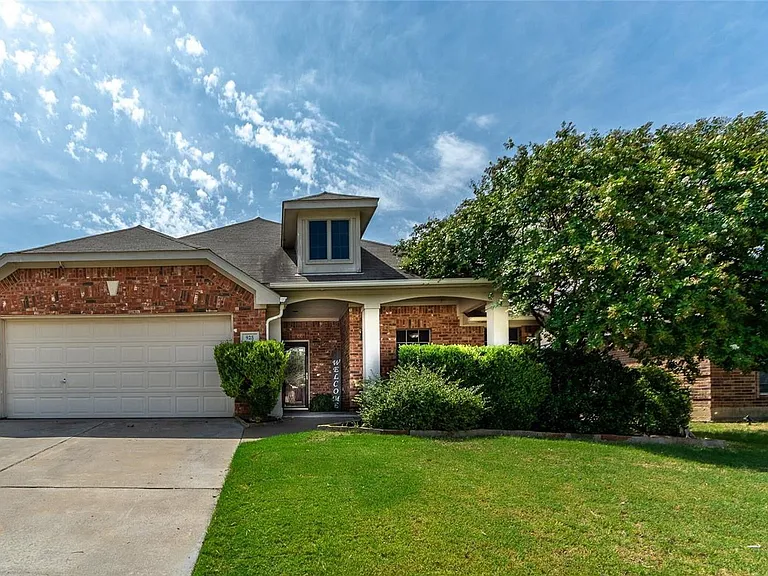 925 Remington Ranch Rd — Photo 1