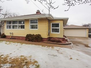 206 E Ellis Ave, Libertyville, IL 60048