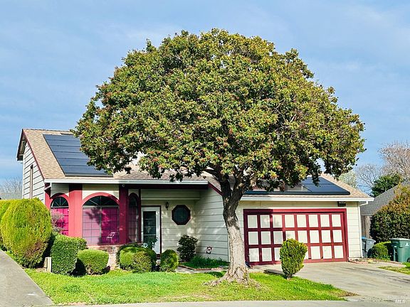 3rd image of 748 N Regatta Drive