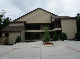 1239 20th St #B, Huntsville, TX 77340
