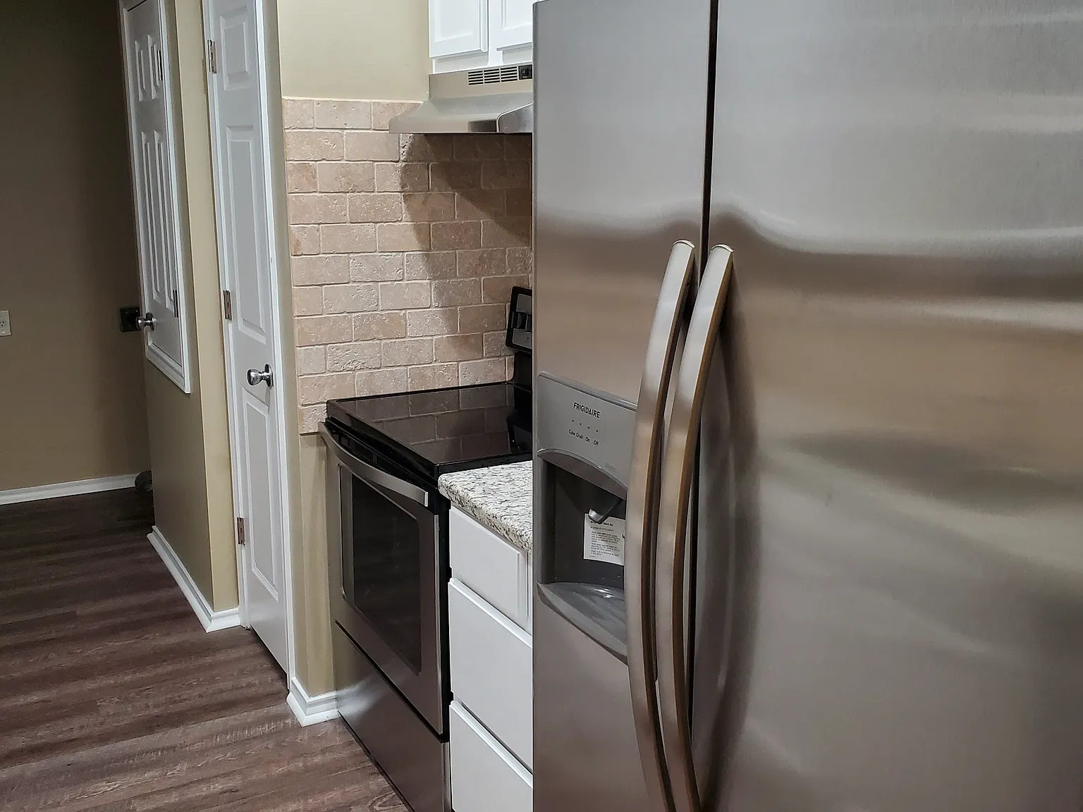 3 bed, 1148 sqft, $1,725 — Photo 3