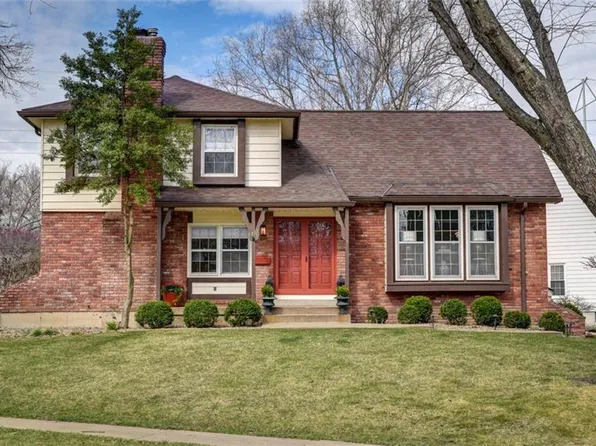 9816 Farley Ln, Overland Park, KS 66212