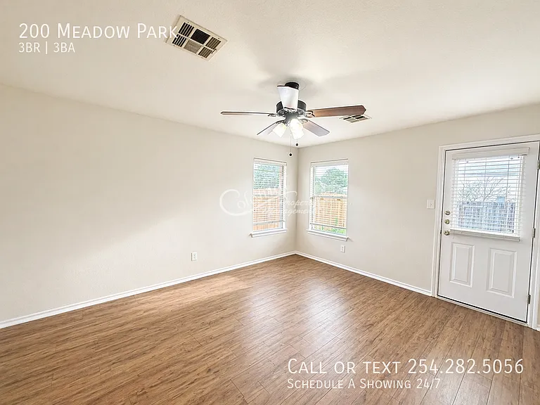 200 Meadow Park Dr — Photo 3