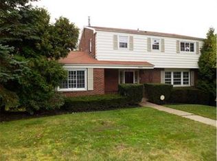 14 Thorncrest Dr, Pittsburgh, PA 15235