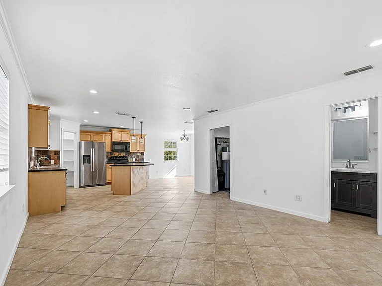 633 Rose Garden Dr #2 — Photo 3