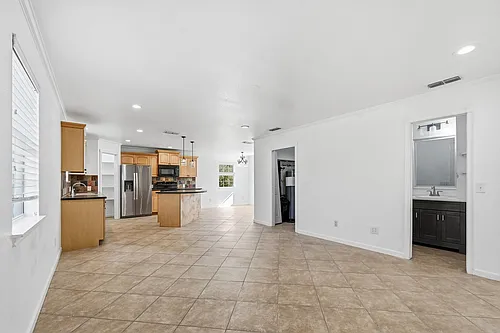 633 Rose Garden Dr #2 Photo 1