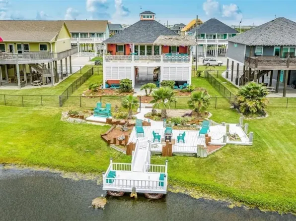 2296 E Crab St, Crystal Beach, TX 77650