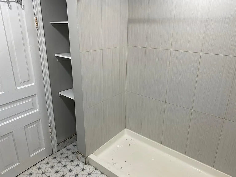 Bathroom/shower