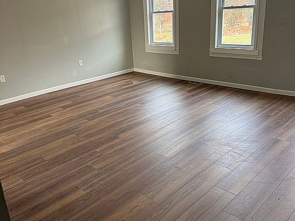 5th image of 1006 Lincoln Ave