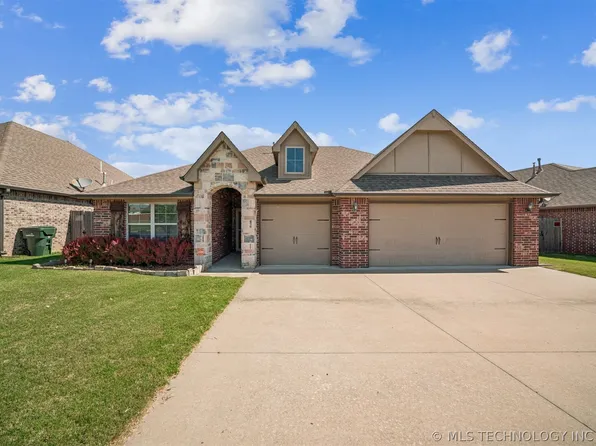 1006 W Missouri Ave, Claremore, OK 74019
