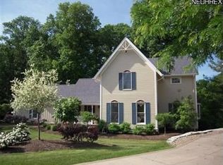 85 Solether Ln, Chagrin Falls, OH 44022