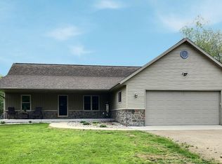 N7126 Ridgeview Ct, Crivitz, WI 54114