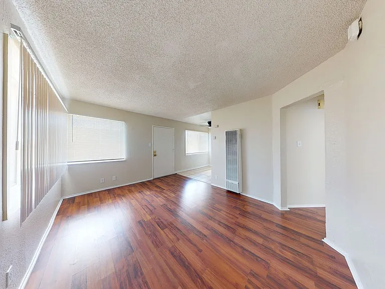 2515 10th ave — Photo 79