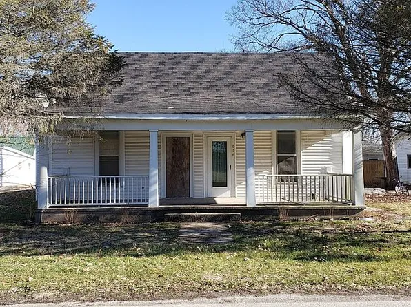 412 S Walnut St, West Union, IL 62477