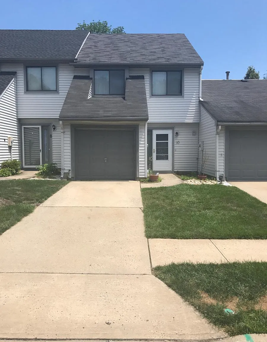 3 bed, 2.5 bath, 1879 sqft, $3,100 — Photo 1