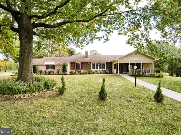 1303 Montfort Dr, Harrisburg, PA 17110