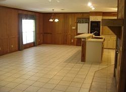 4th image of 5411 Lincoln Ave