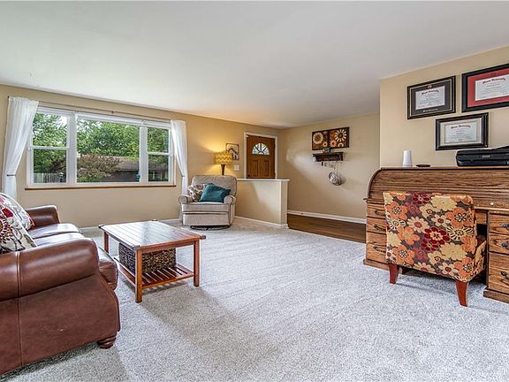 4th image of 140 Lodewood Dr