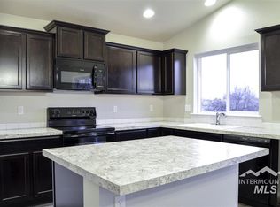 1106 E Yaquina Bay Dr, Nampa, ID 83686