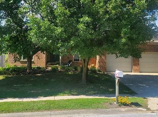 607 Oxford Rd, Versailles, KY 40383