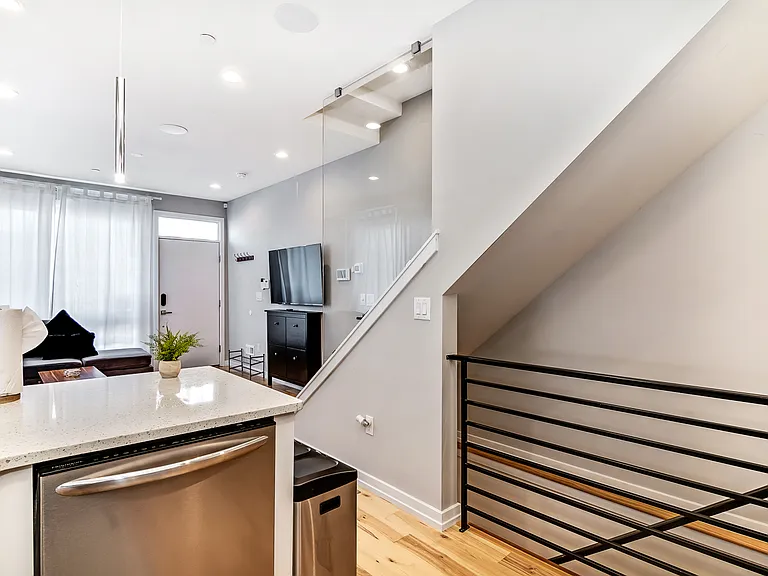 2256 Dickinson St #A — Photo 5