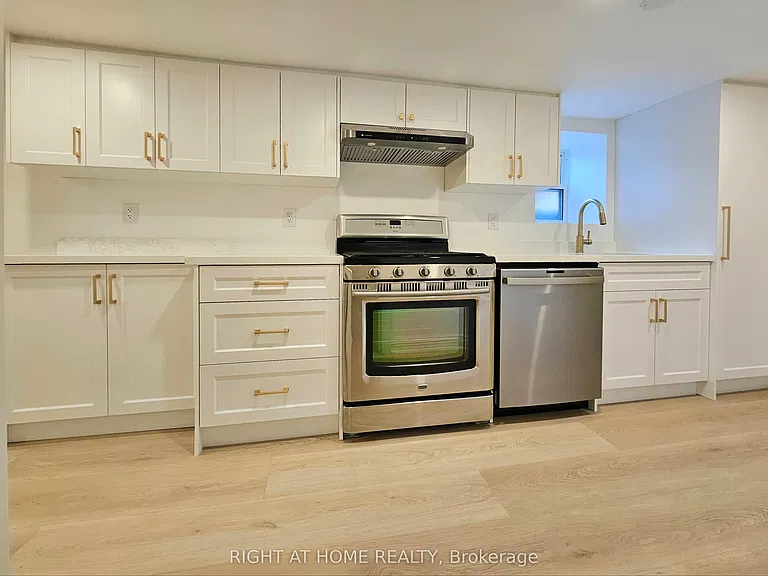263 Keele St — Photo 9
