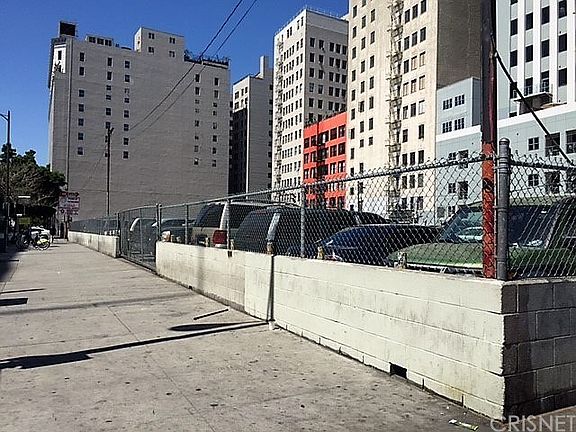 2nd image of 601 S Main St